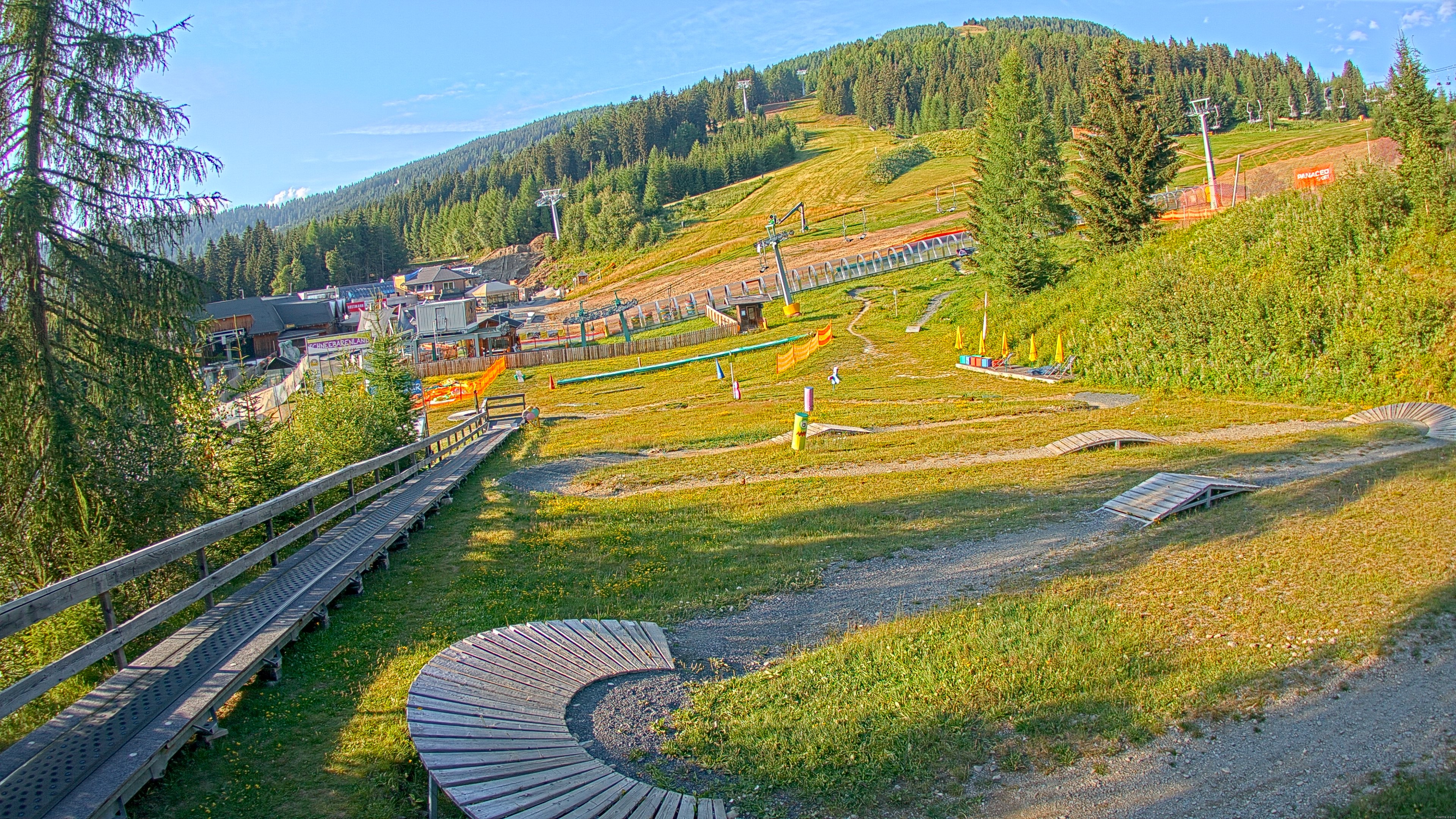 Webcam Kinderland Kanzelbahn (1.440m)