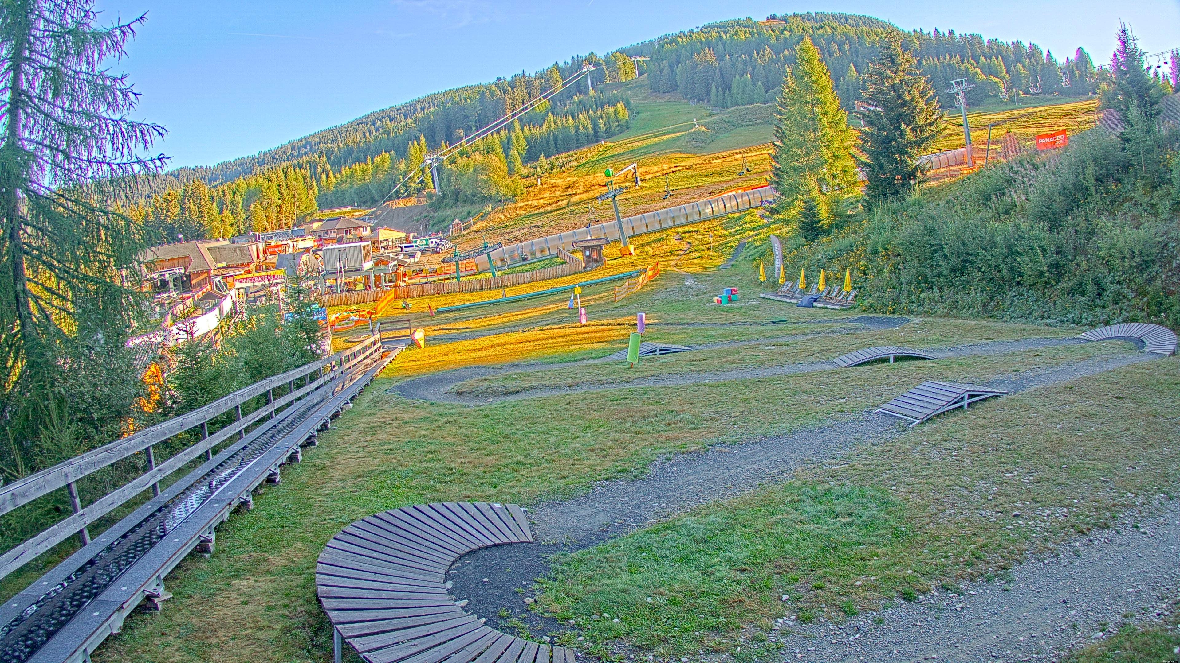 Webcam Kinderland Kanzelbahn (1.440m)