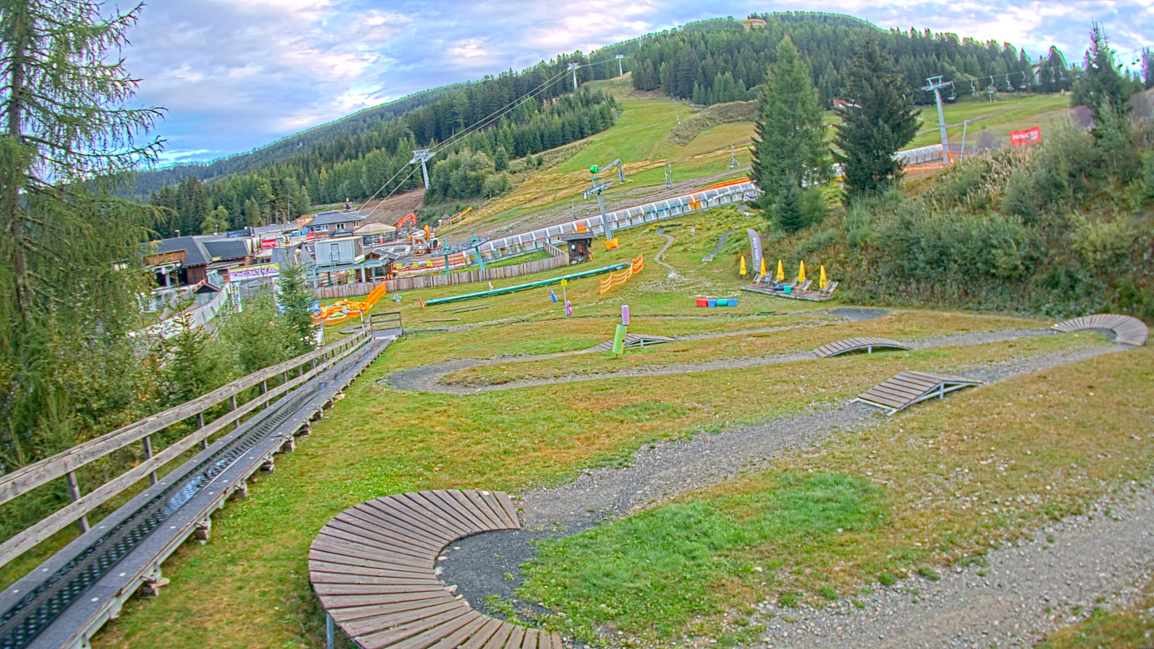 Webcam Kinderland Kanzelbahn (1.440m)